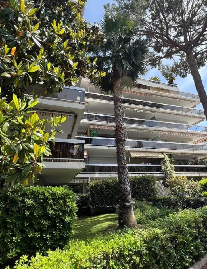 Juan Les Pins Tanit Studio Climatise Vue Sur Mer Piscine 앙티브 외부 사진