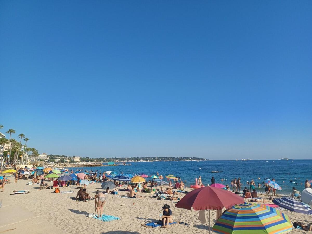 Juan Les Pins Tanit Studio Climatise Vue Sur Mer Piscine 앙티브 외부 사진