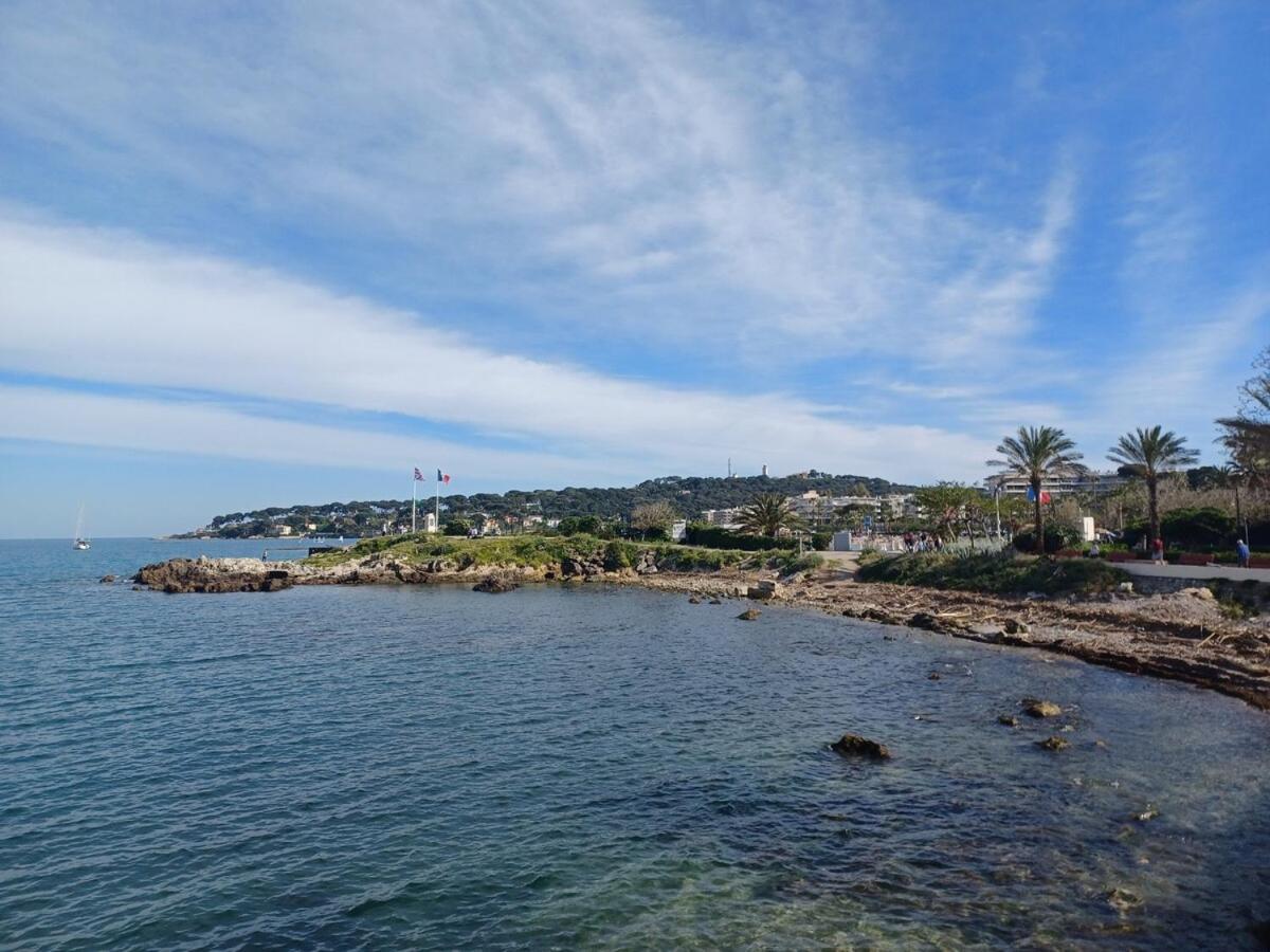 Juan Les Pins Tanit Studio Climatise Vue Sur Mer Piscine 앙티브 외부 사진